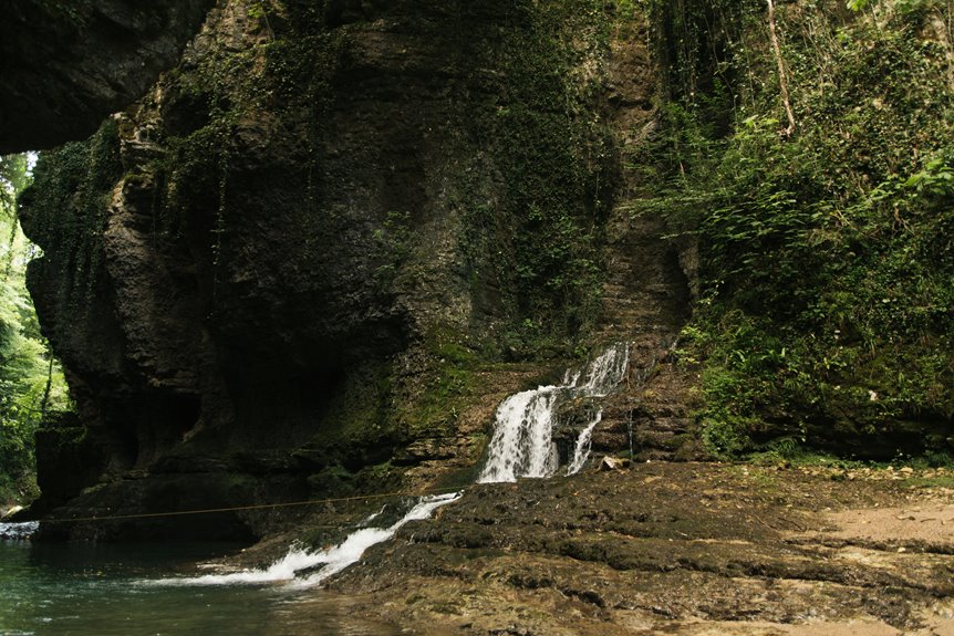 cabin rentals near waterfalls