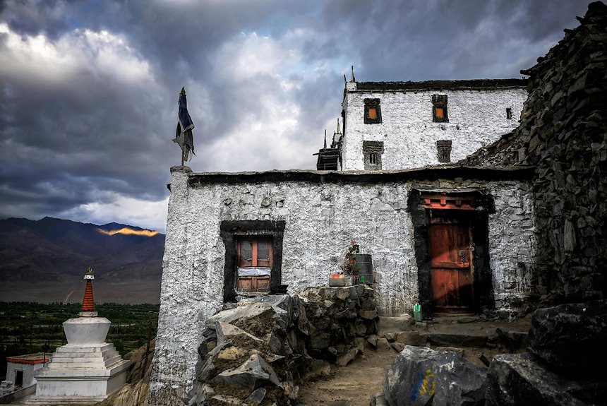 find peaceful mountain getaway