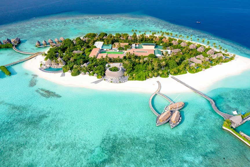 relaxing lake shore getaways