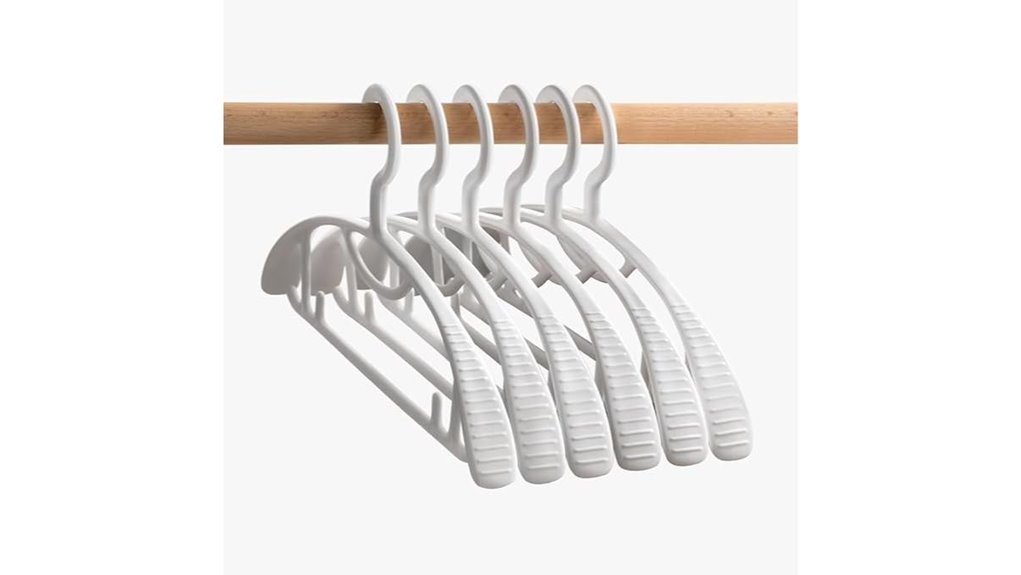 Best Travel Hangers for Heavy Winter Coats (Won’t Snap) 9 heavy rubber plastic hangers