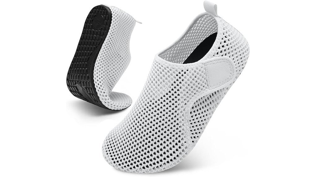 The Top Water Sandals for Travel (Drainage + Grip) You'll Love 2 scurtain quick dry barefoot shoes