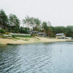 renting luxury lake cabins