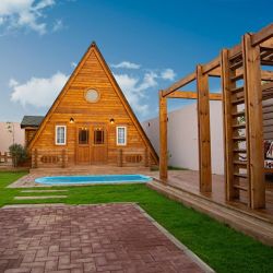 vacation homes with pools